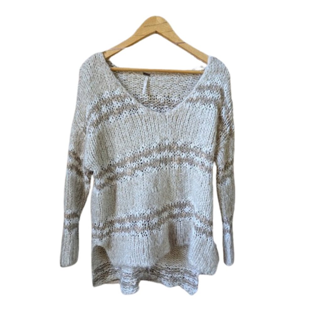 Free People over sized creme knitted sweater size S/M
